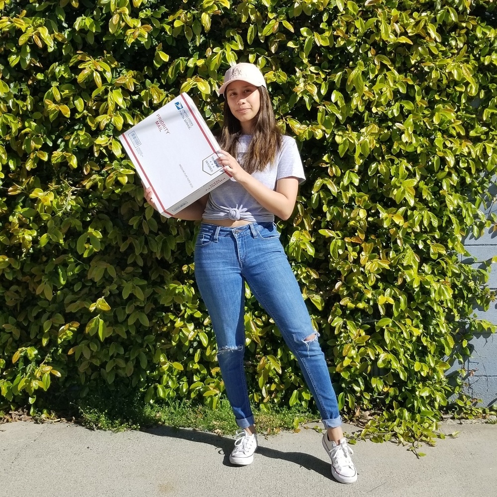 Meet your Posher, Nicole - Picture 4 of 6